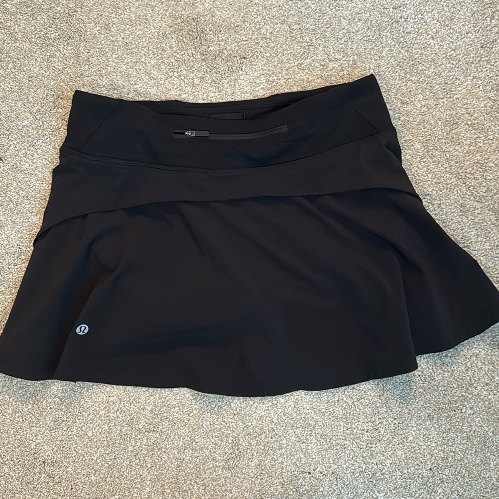Lululemon black tennis skirt size 6